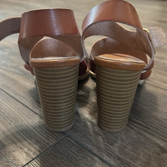 Brown Old Navy Heels - Picture 3 of 6